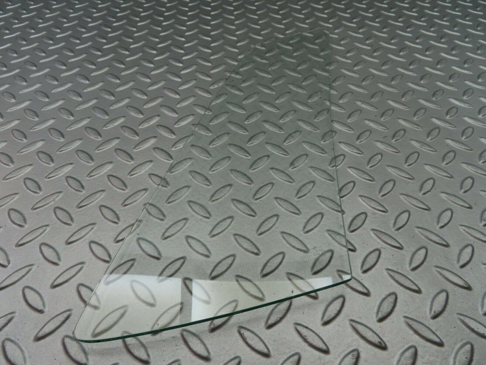 6925 Mercedes-Benz C107 350SLC Coupe Rear Left Inner Quarter Window Glass