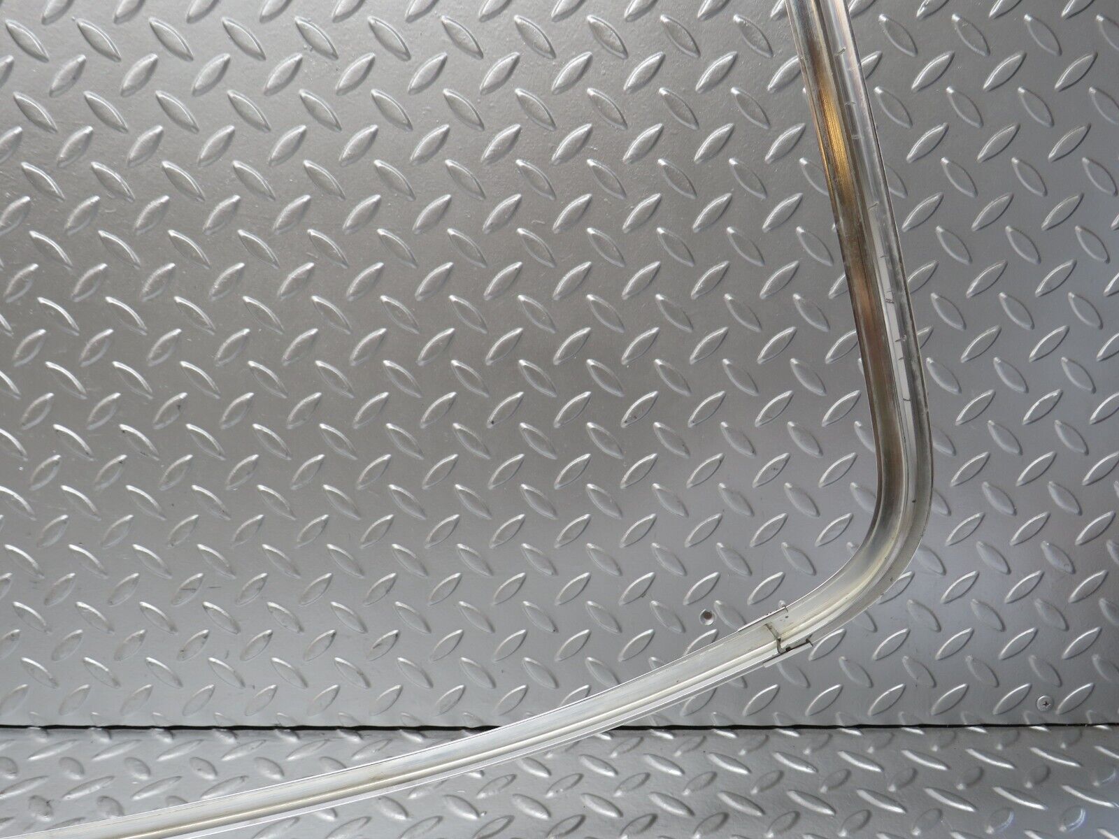 28182 Mercedes-Benz W123 280E Rear Windscreen Chrome Frame