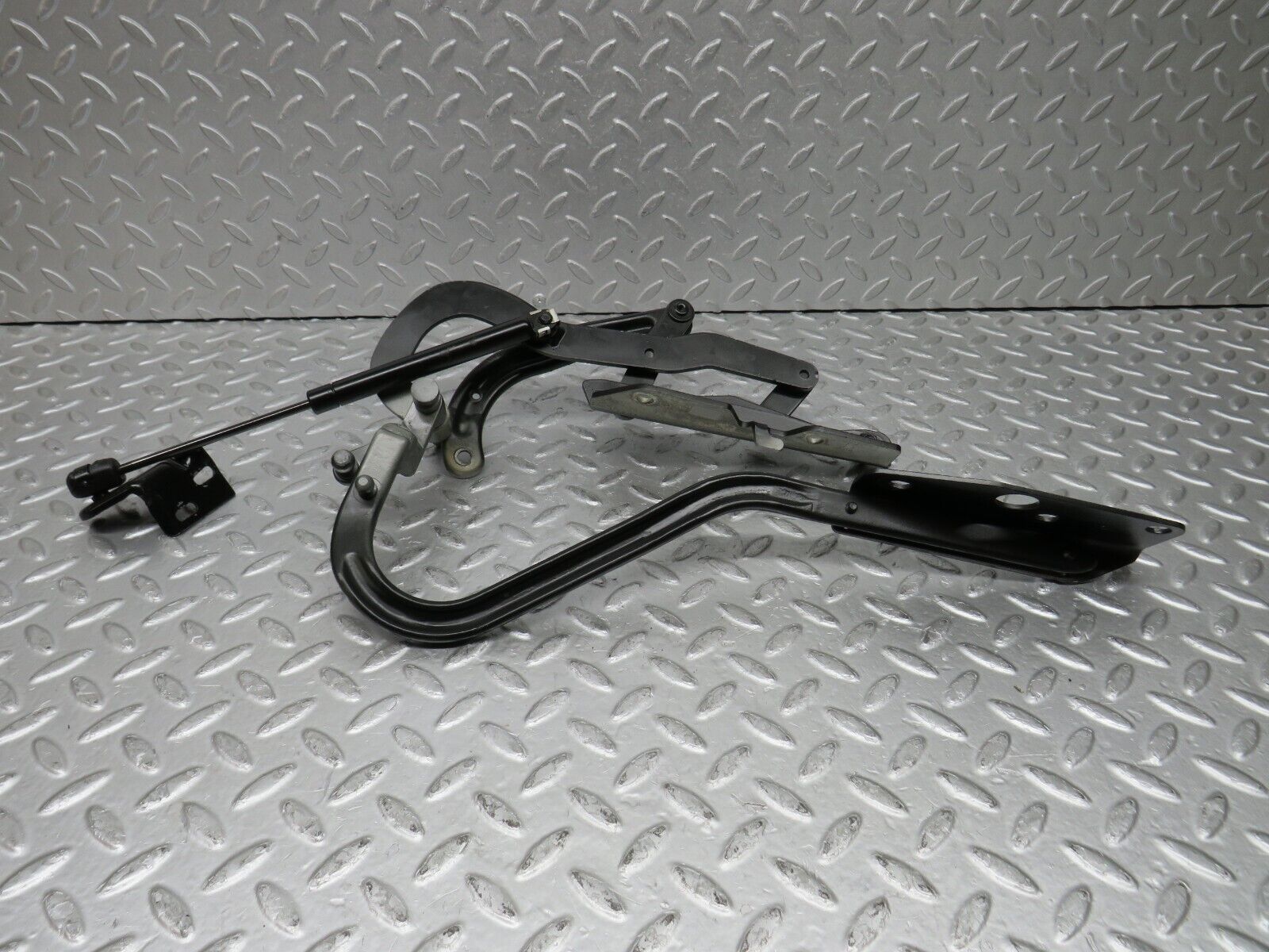 37852 Mercedes-Benz A124 320E Cabriolet Trunk Boot Soft Top Hinge Right Side