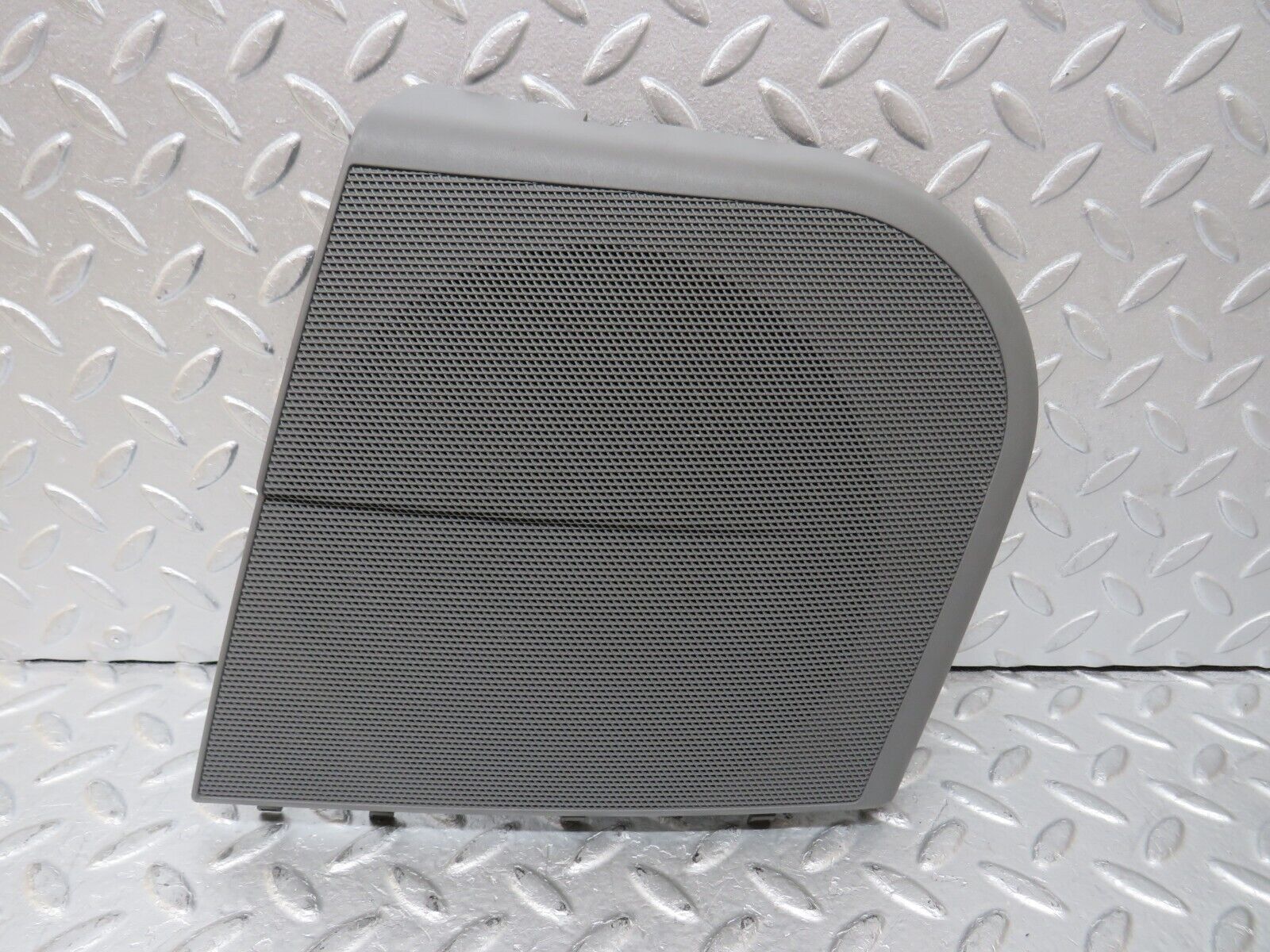 35205 Mercedes-Benz W221 Rear Door Speaker Right Side Grey 2217370288