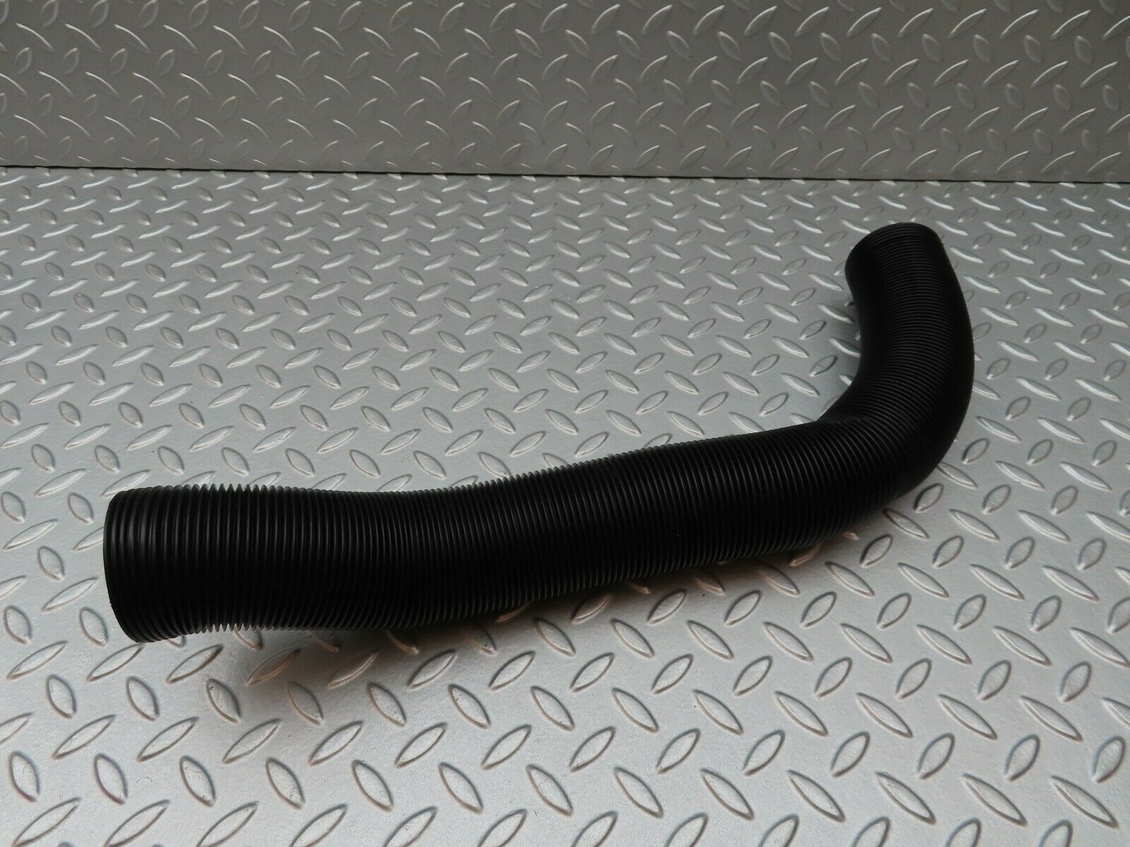 3731 Mercedes-Benz S123 200T Wagon Heater Pipe Air Pipe