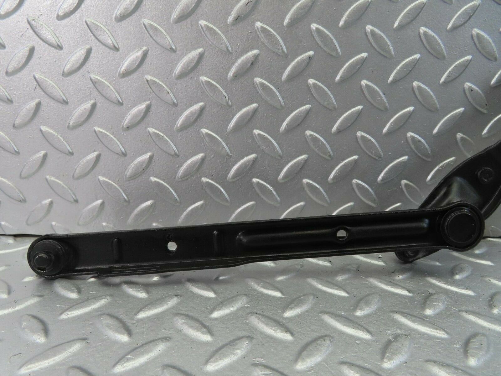 10588 Mercedes-Benz W201 190E Bonnet Hinge Right