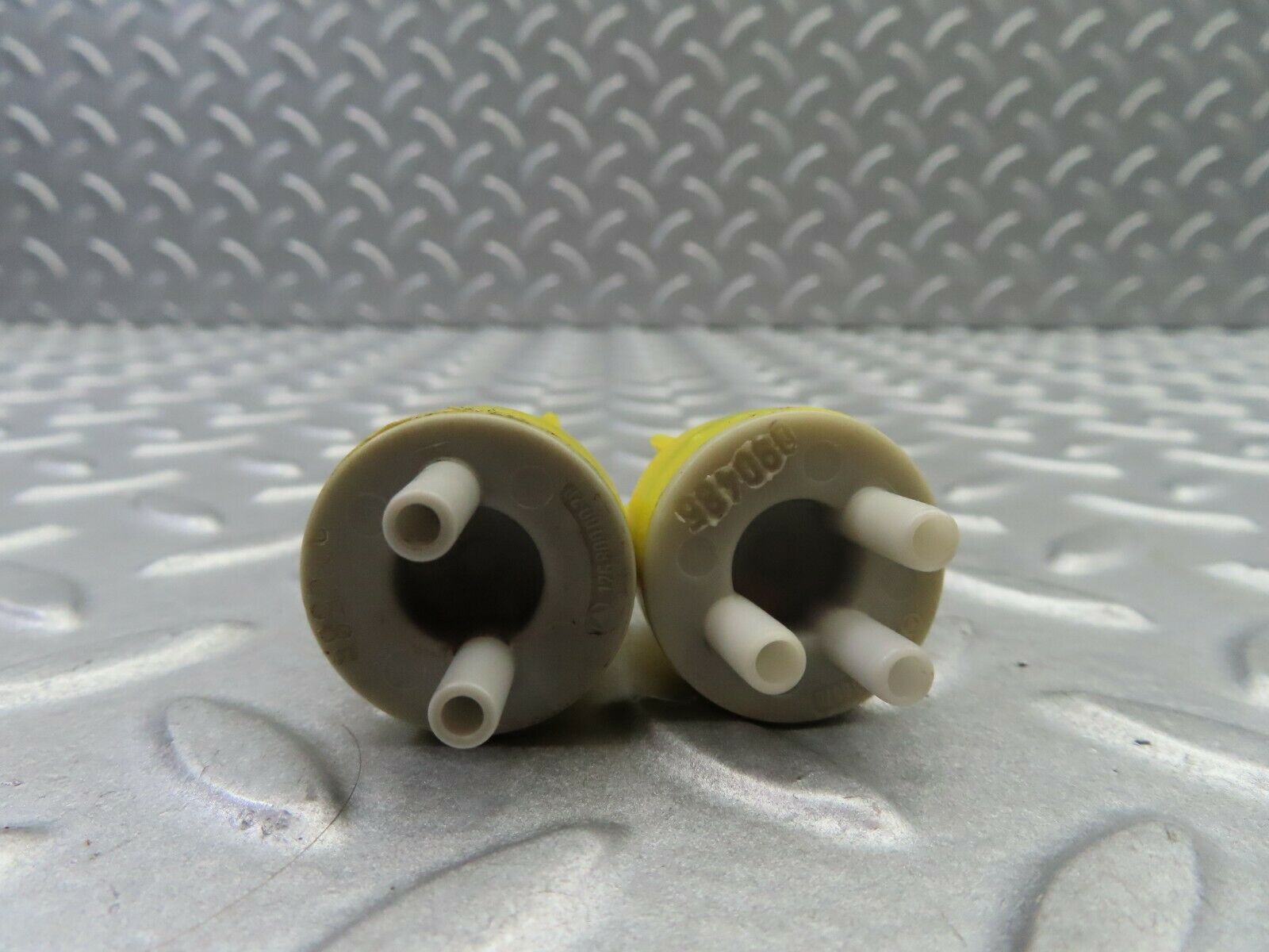 6271 Mercedes-Benz W126 380SE Vacuum Check Valve Pair 1268000078
