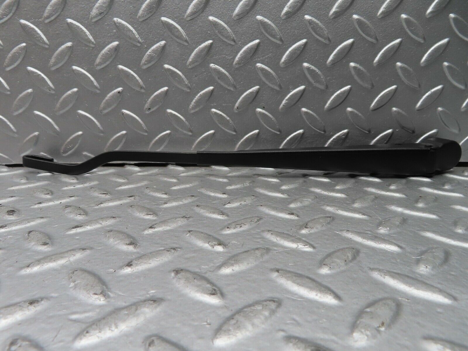 21635 Mercedes-Benz W123 230E Wiper Arm Bosch Right Side 3399990553