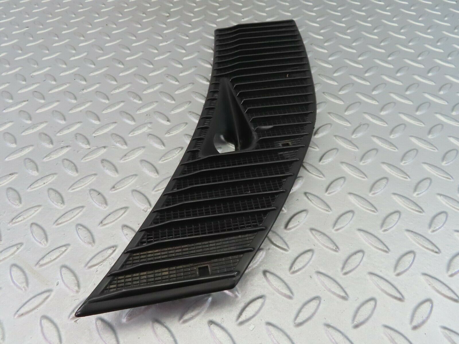 7570 Mercedes-Benz S123 230TE Wagon Air Intake Grill Right Side 1238363065