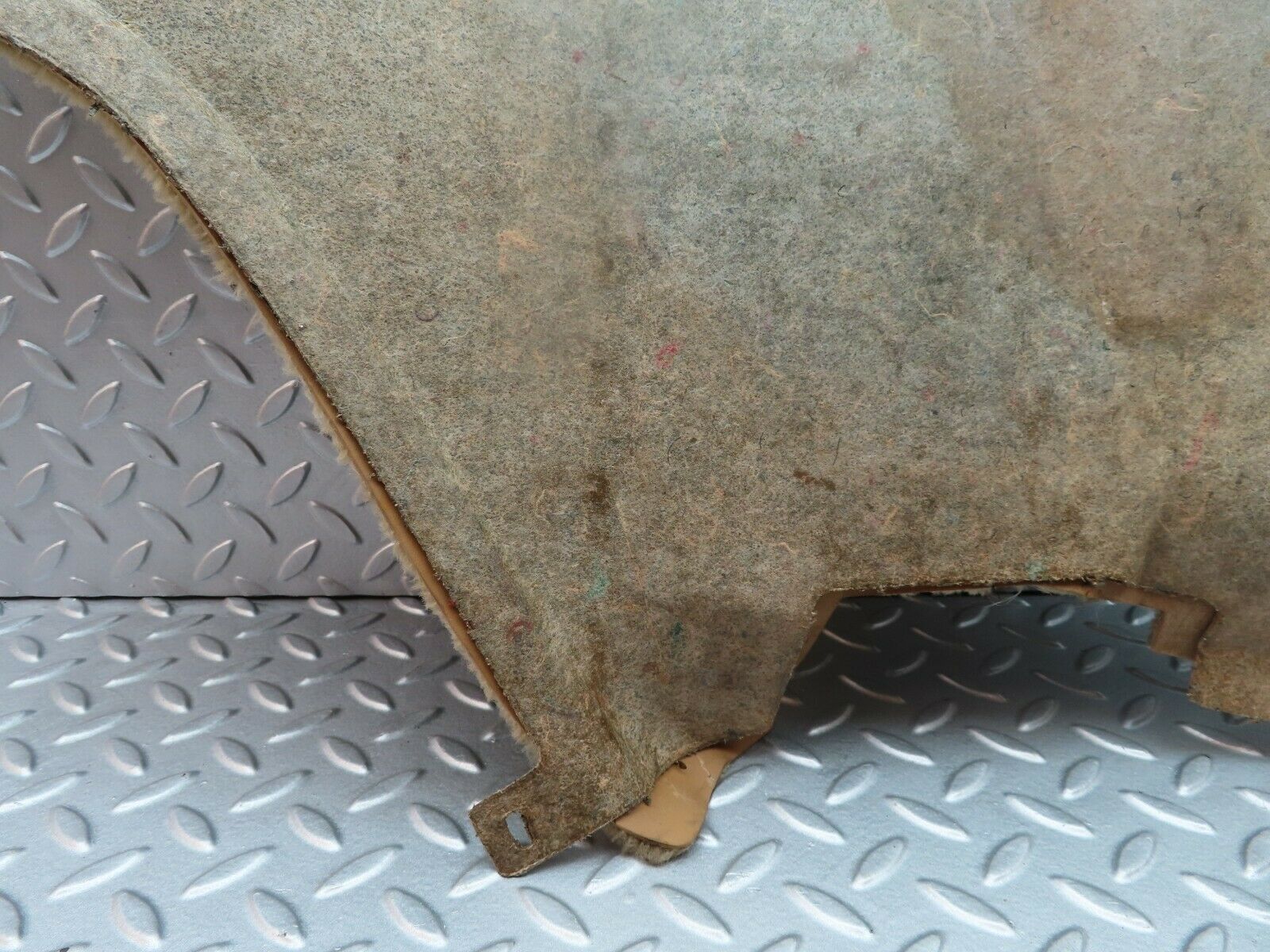 5428 Mercedes-Benz W124 230E Centre Console Carpet Right Side Beige