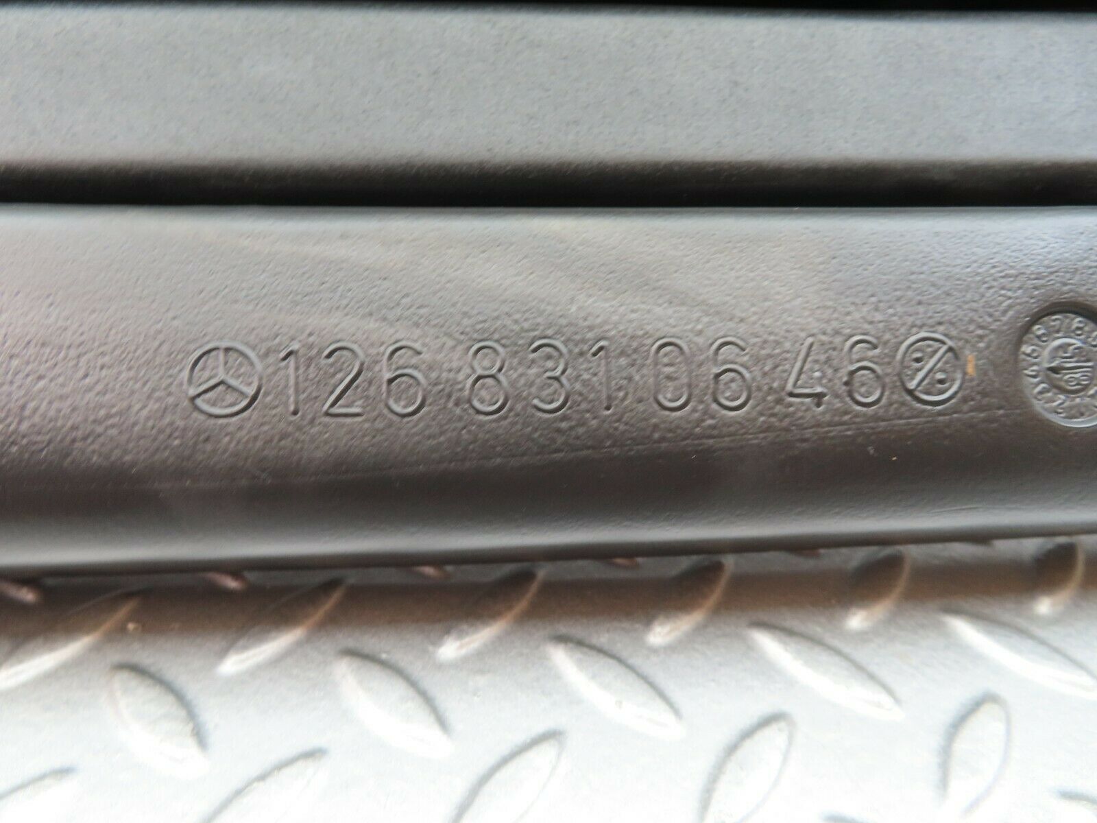 6133 Mercedes-Benz W126 380SE Air Duct Heating Pipe 1268310646