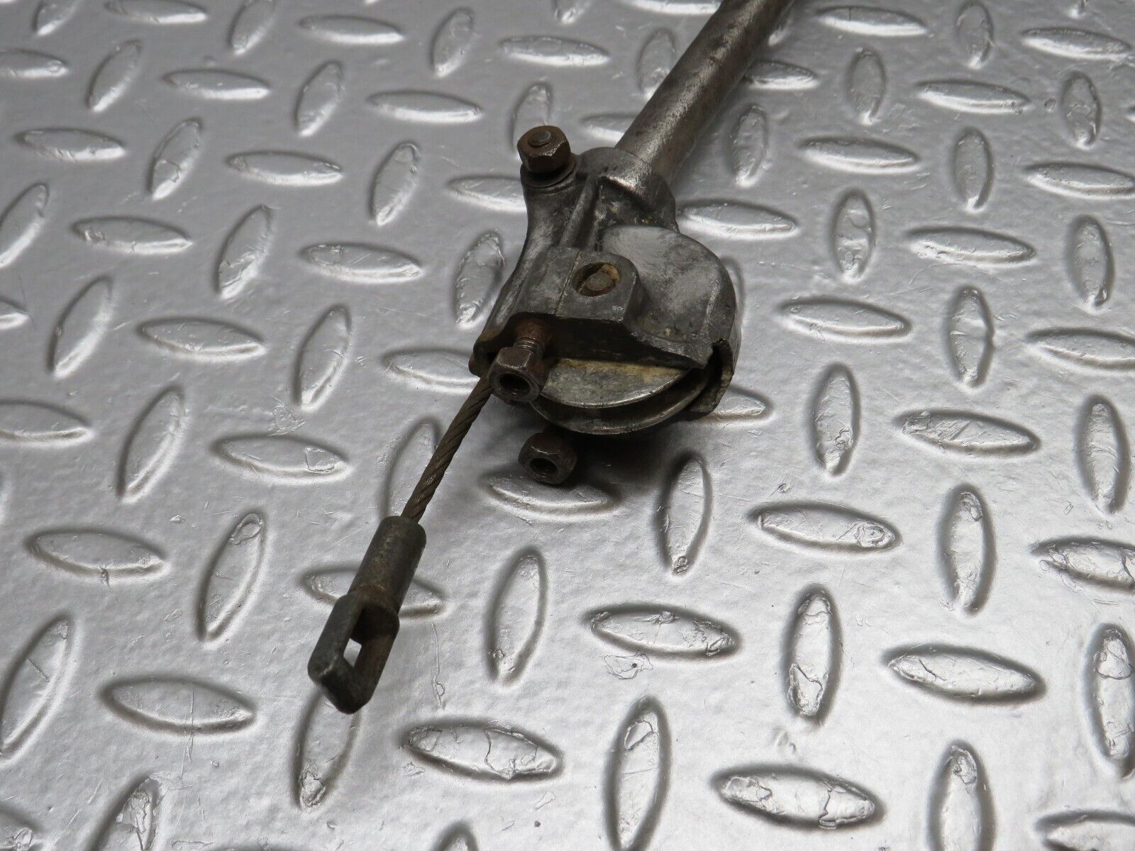 40454 Mercedes-Benz W110 230 Handbrake Cable Handbrake Pulley 1104200790