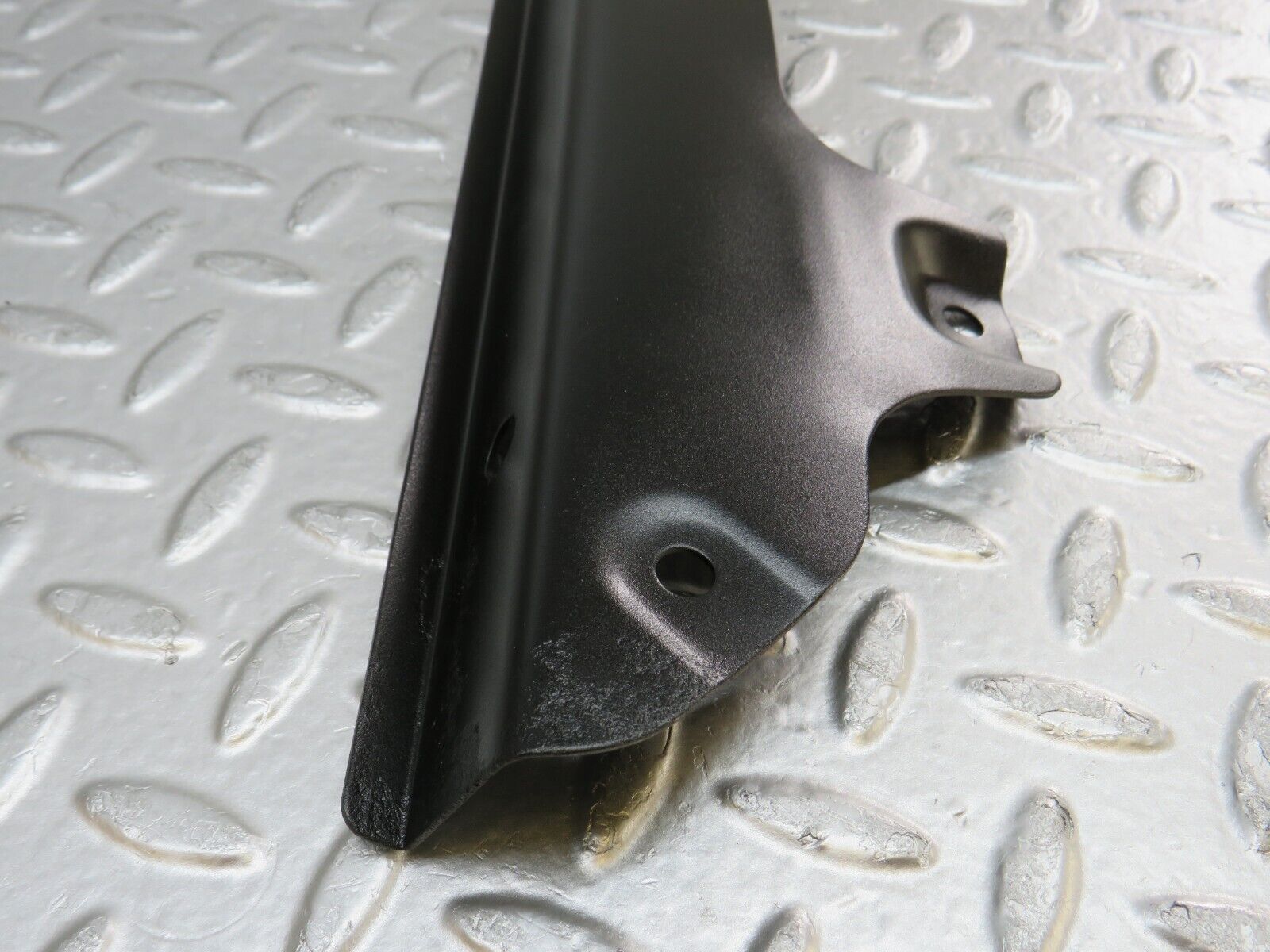 34610 Mercedes-Benz C126 380SEC Coupe Rear WIndow Channel Support Left Side