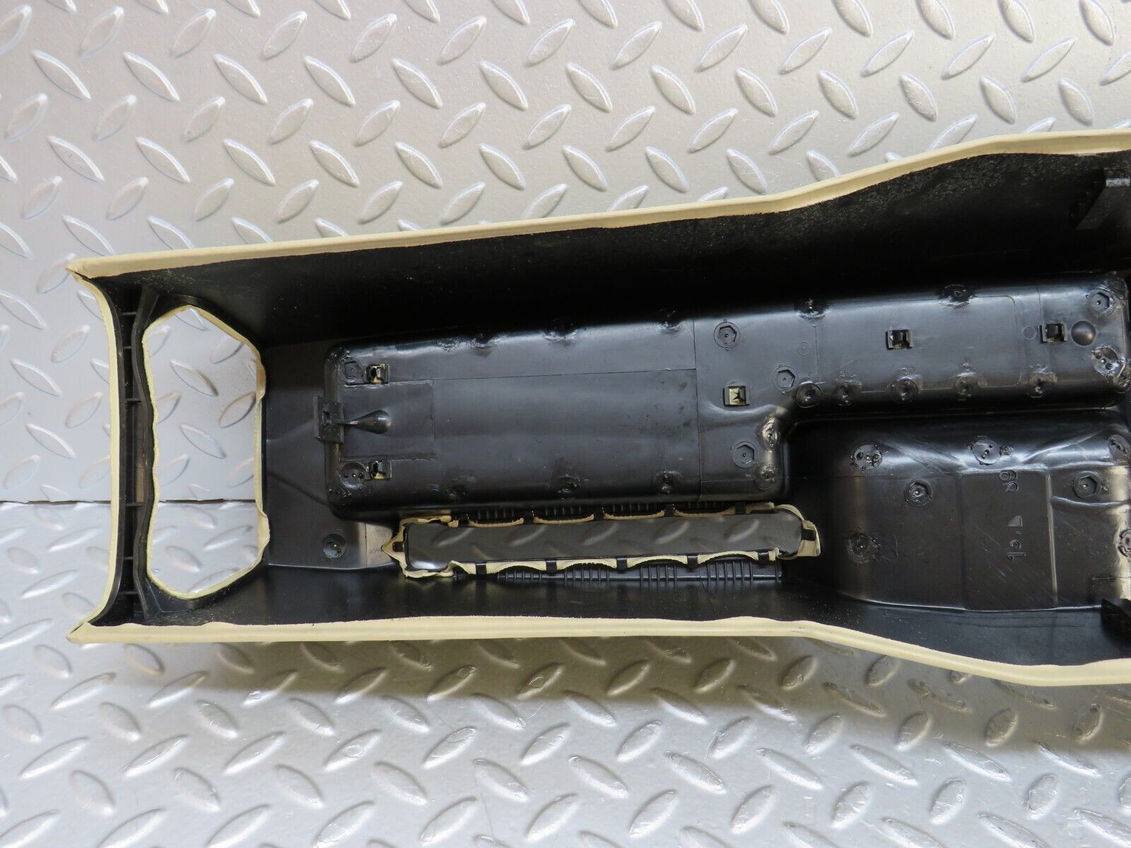 36560 Mercedes-Benz W201 190E 2.0L Centre Console Beige 2016831325 2016831236