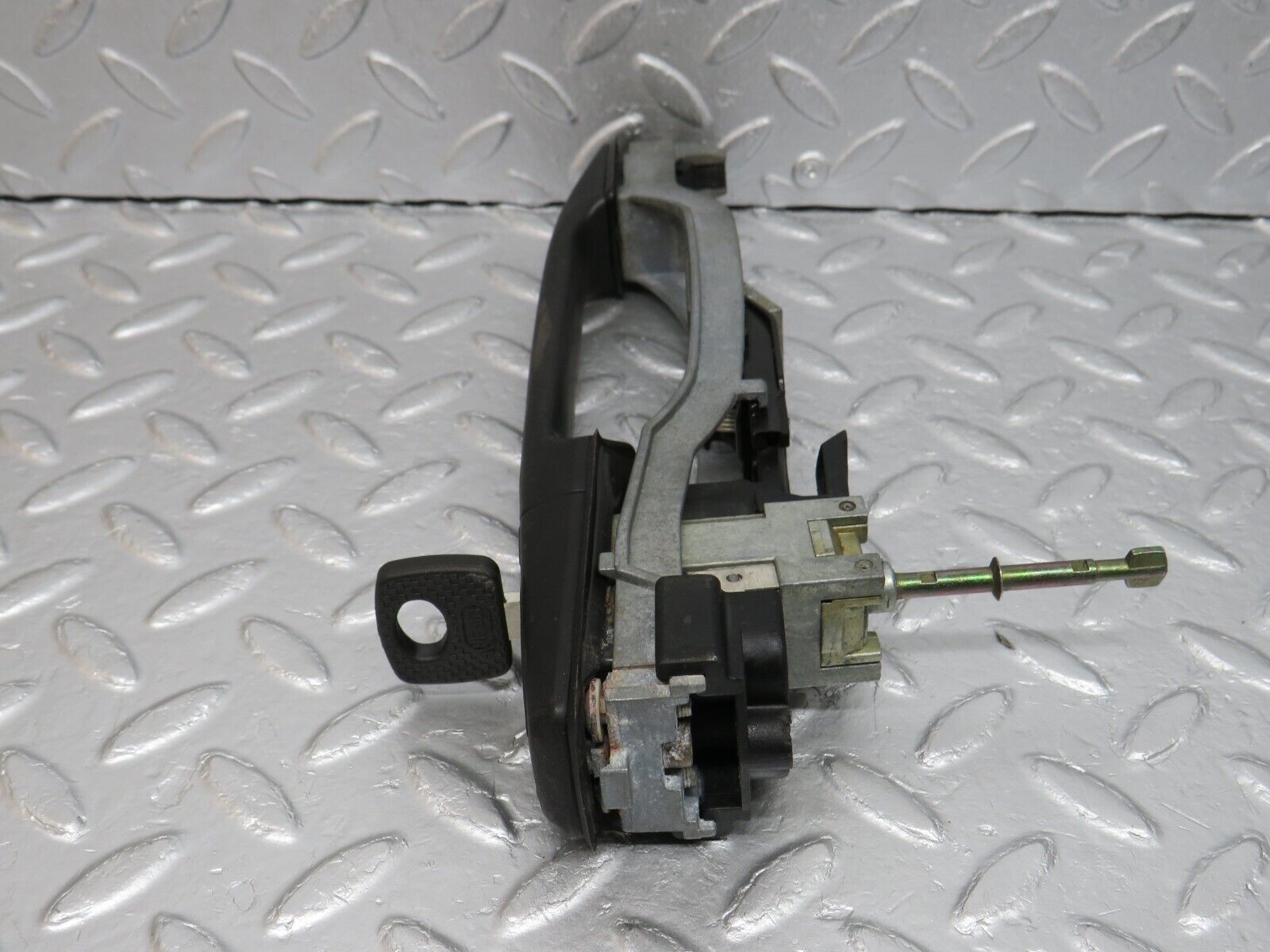 39771 Mercedes-Benz R129 320SL Coupe Right Door Exterior Handle With Key