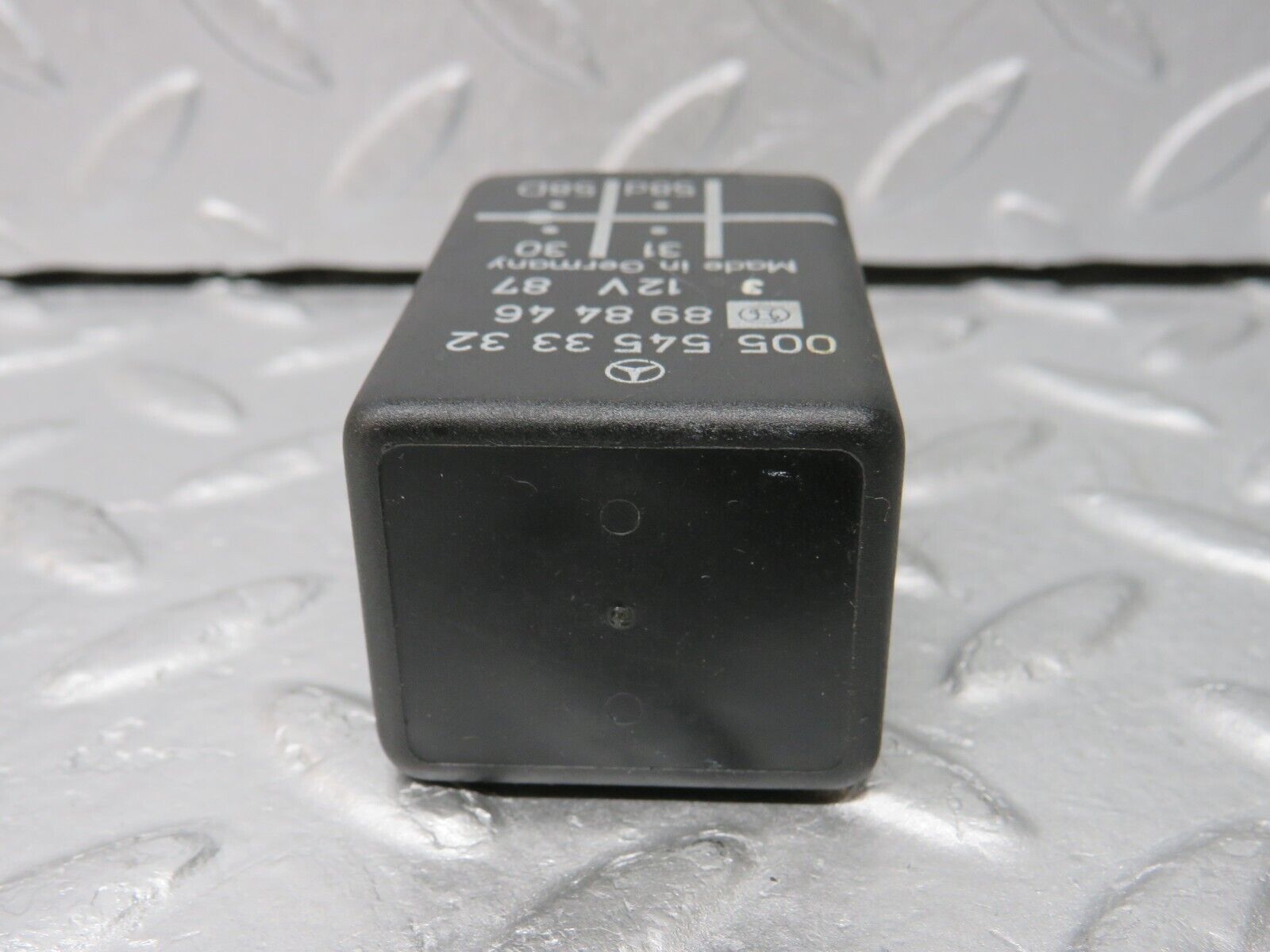 36992 Mercedes-Benz C126 420SEC Coupe Light Control Relay 0055453332