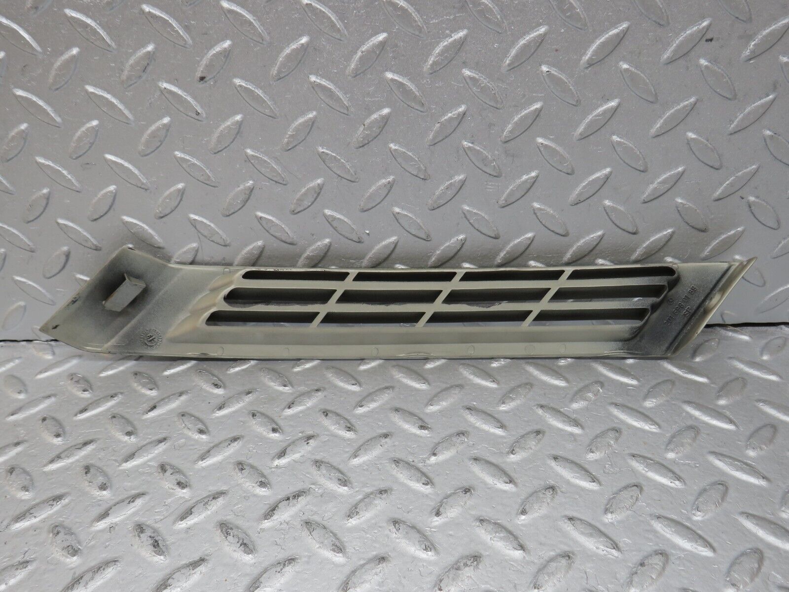 36500 Mercedes-Benz W201 190E 2.0L C Pillar Exterior Cover Left Side 2016980189