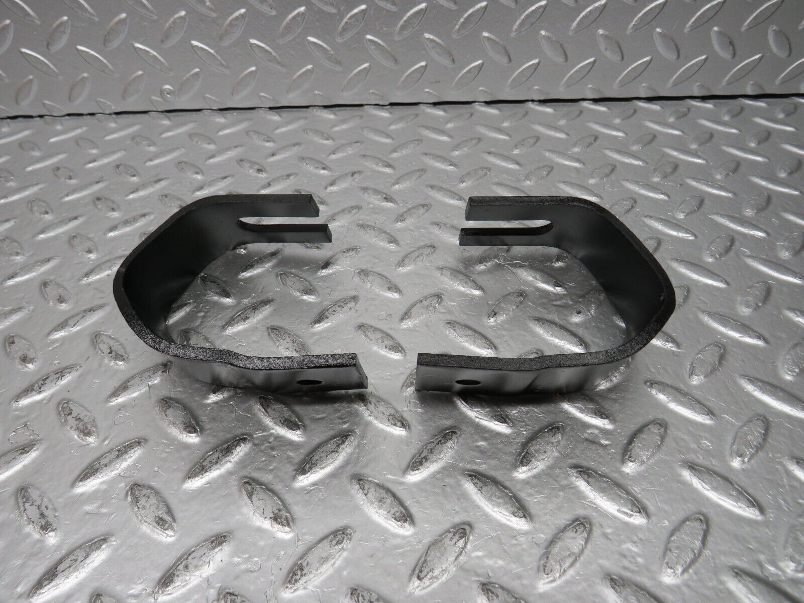 31546 Mercedes-Benz W123 200D Front Bumper Bracket Pair