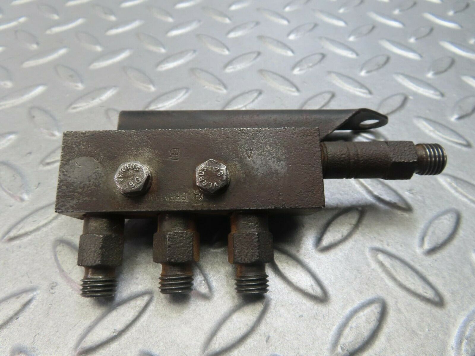 8463 Mercedes-Benz W111 Fuel Injection Distributor