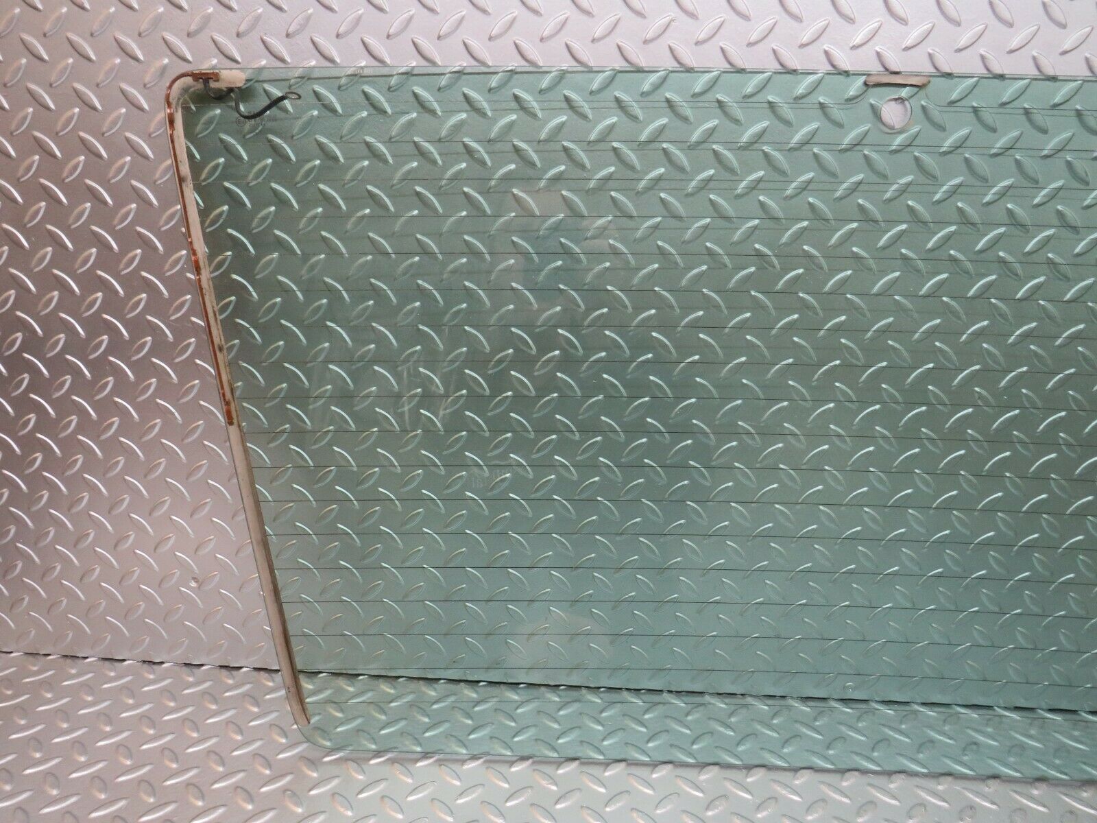 24443 Mercedes-Benz S124 220TE Wagon Tailgate Heated Windscreen 1247400157