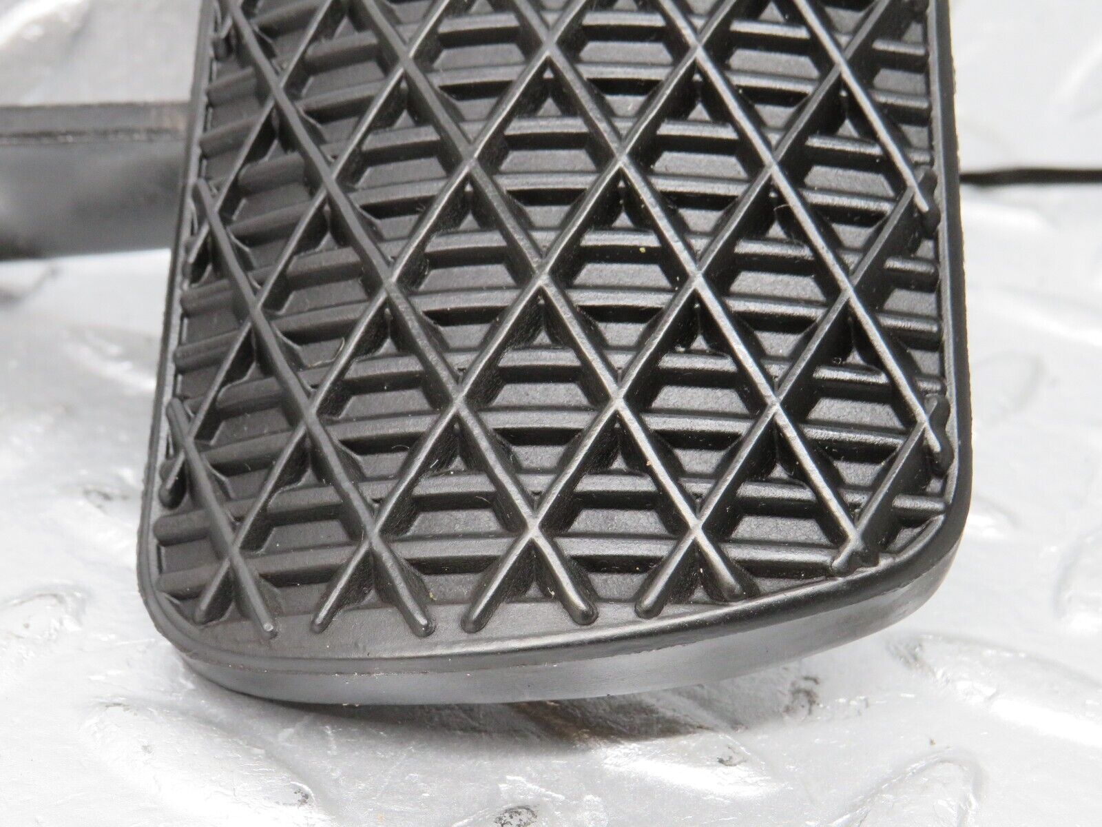 38408 Mercedes-Benz R129 280SL Coupe Brake Pedal With Rubber 1232910082