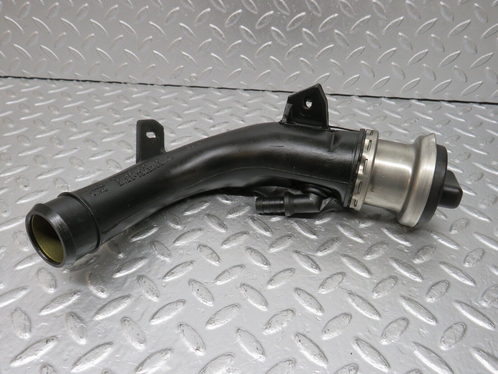 33286 Mercedes-Benz W202 C180 Fuel Tank Filling Pipe & Cap 2024700320