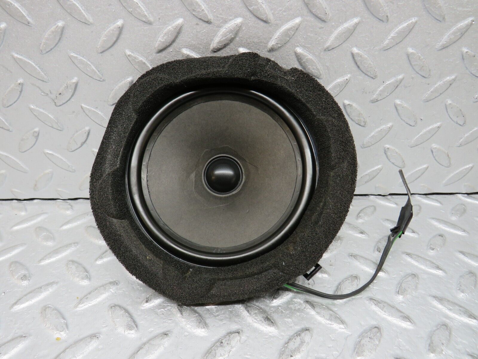 37865 Mercedes-Benz A124 320E Cabriolet Rear Left Door Speaker 1248203102