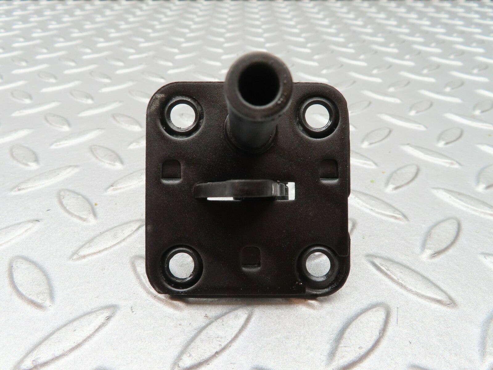 4003 Mercedes-Benz S123 200T Wagon Bonnet Lock Latch