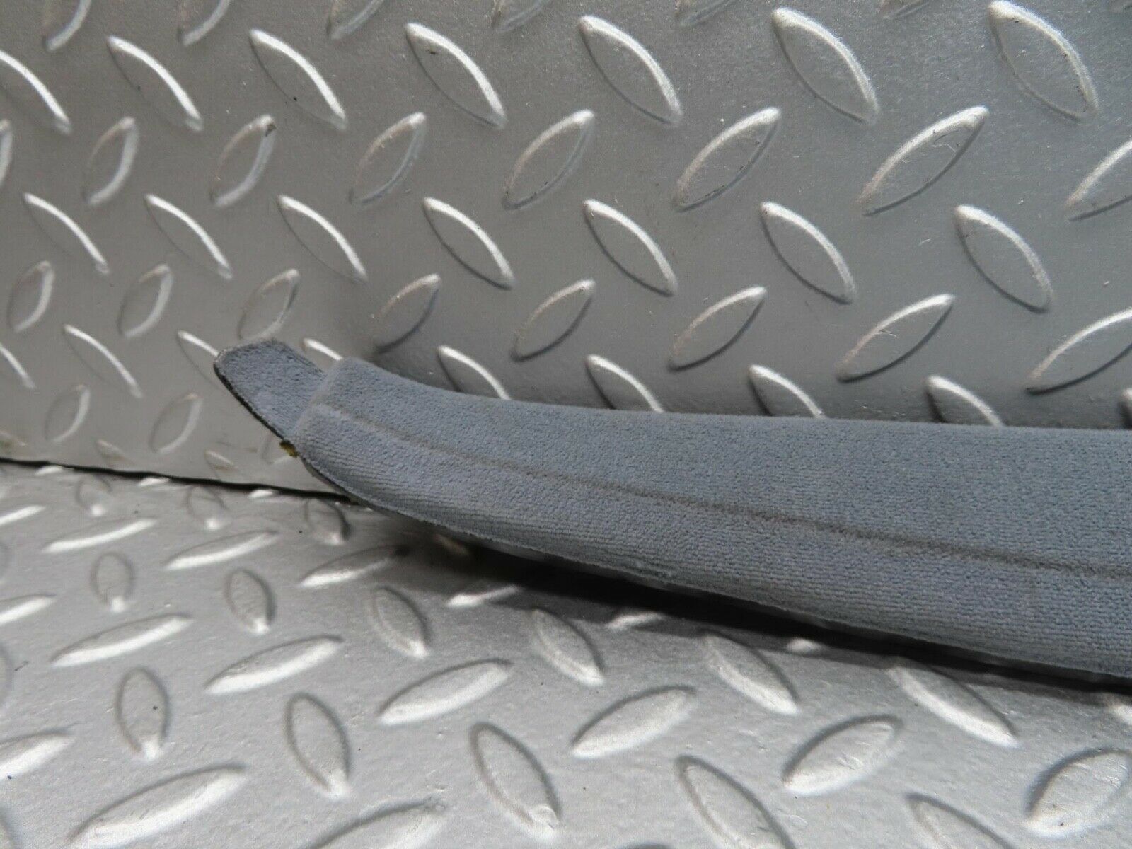 14989 Mercedes-Benz W140 S320 C Pillar Side Cover Right Side 1406902226