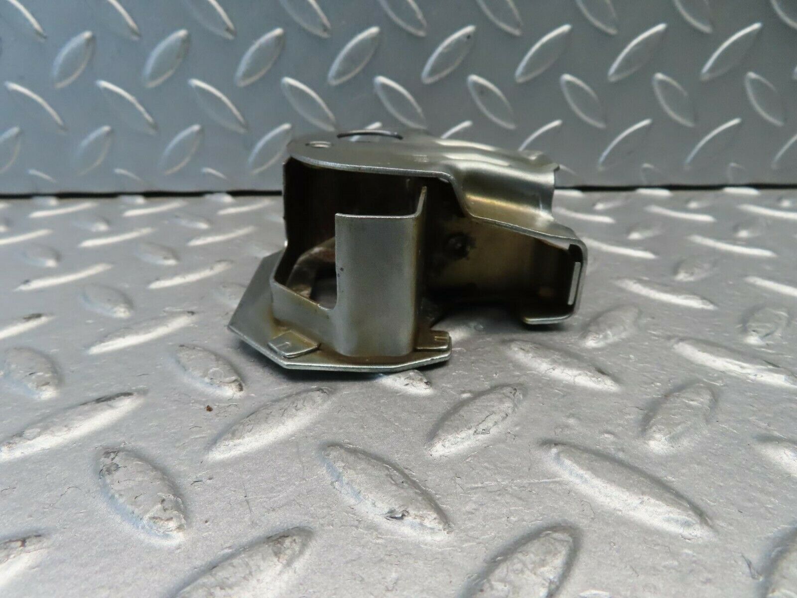 10921 Mercedes-Benz W123 230E Trunk Lock Latch