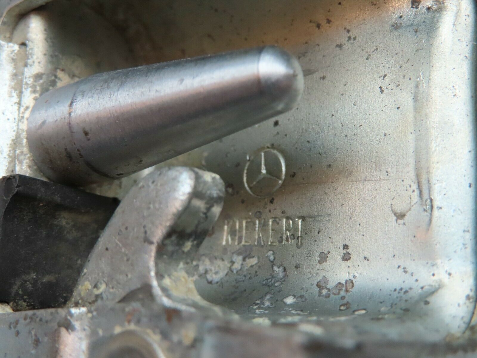 3704 Mercedes-Benz S123 200T Wagon Front Left Door Lock Mechanism 1237230108