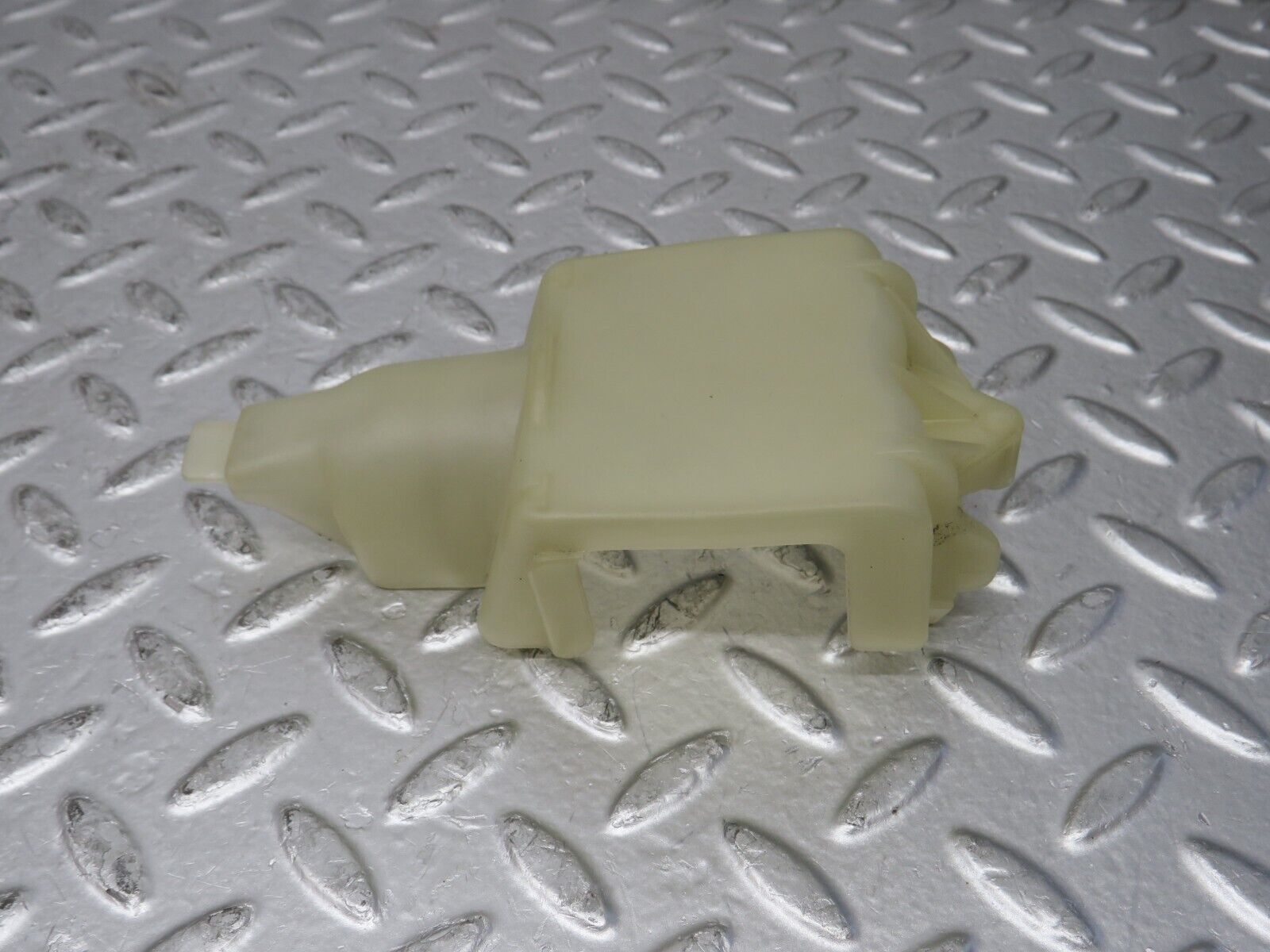 30285 Mercedes-Benz W124 230E Rear Door Lock Vacuum Actuator Cover 1248050590