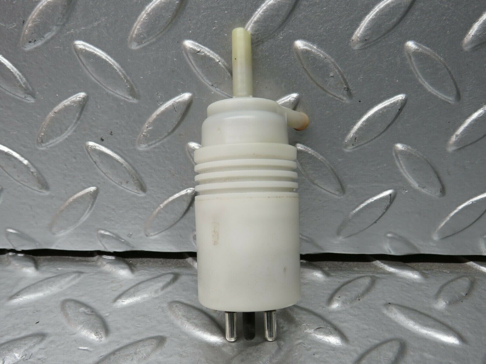 24302 Mercedes-Benz S124 220TE Wagon Windscreen Washer Pump Hella 1240690421