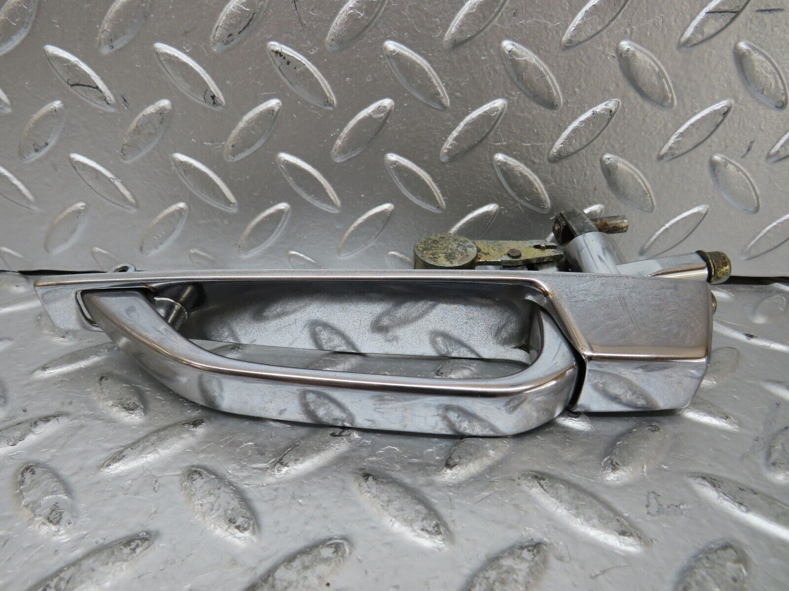 26084 Mercedes-Benz W116 450SE Chrome Door Handle Rear Left No Key 1167600059