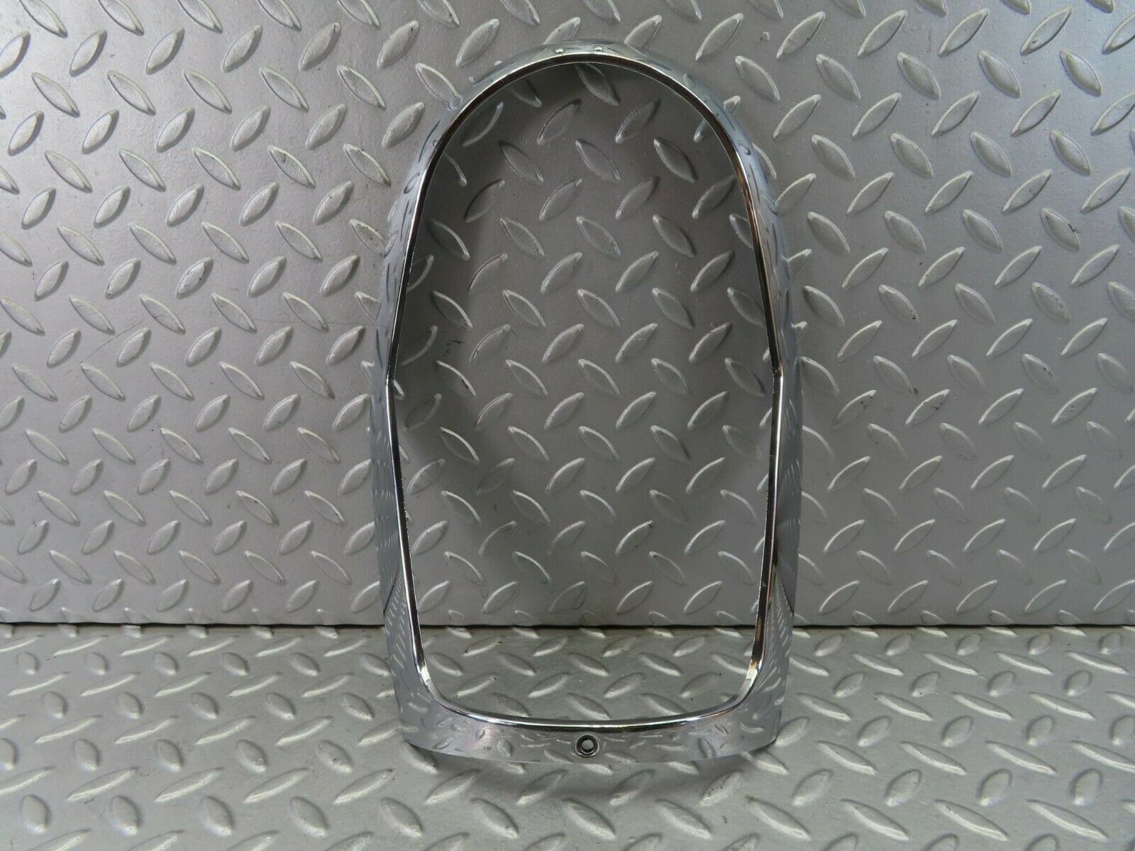 8121 Mercedes-Benz W108 Headlight Chrome Frame 1305542029