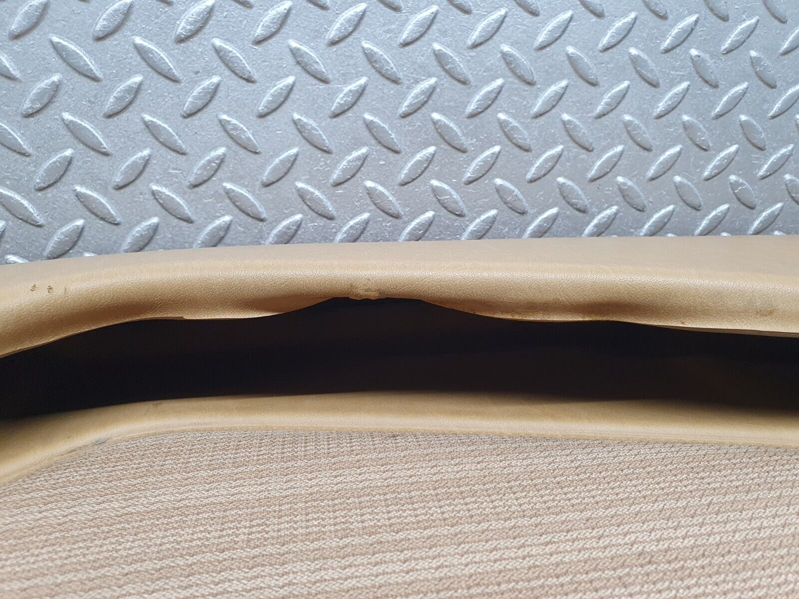 41483 Mercedes-Benz W124 200E Front Left Door Card Palomino