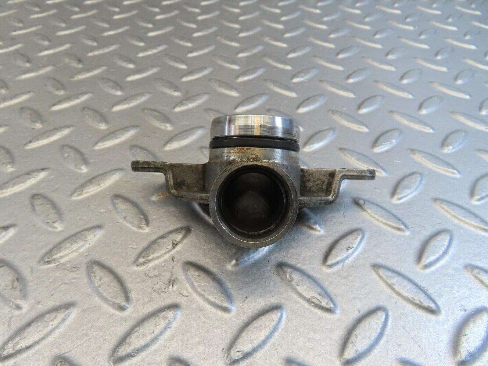 11256 Mercedes-Benz W221 S320 Engine Breather 6420100131