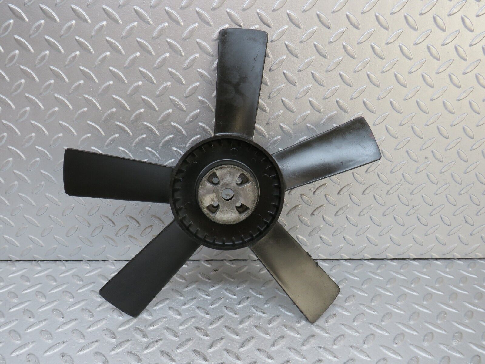 35921 Mercedes-Benz 240D OM616.912 Engine Cooling Fan & Fan Spacer 1152050406