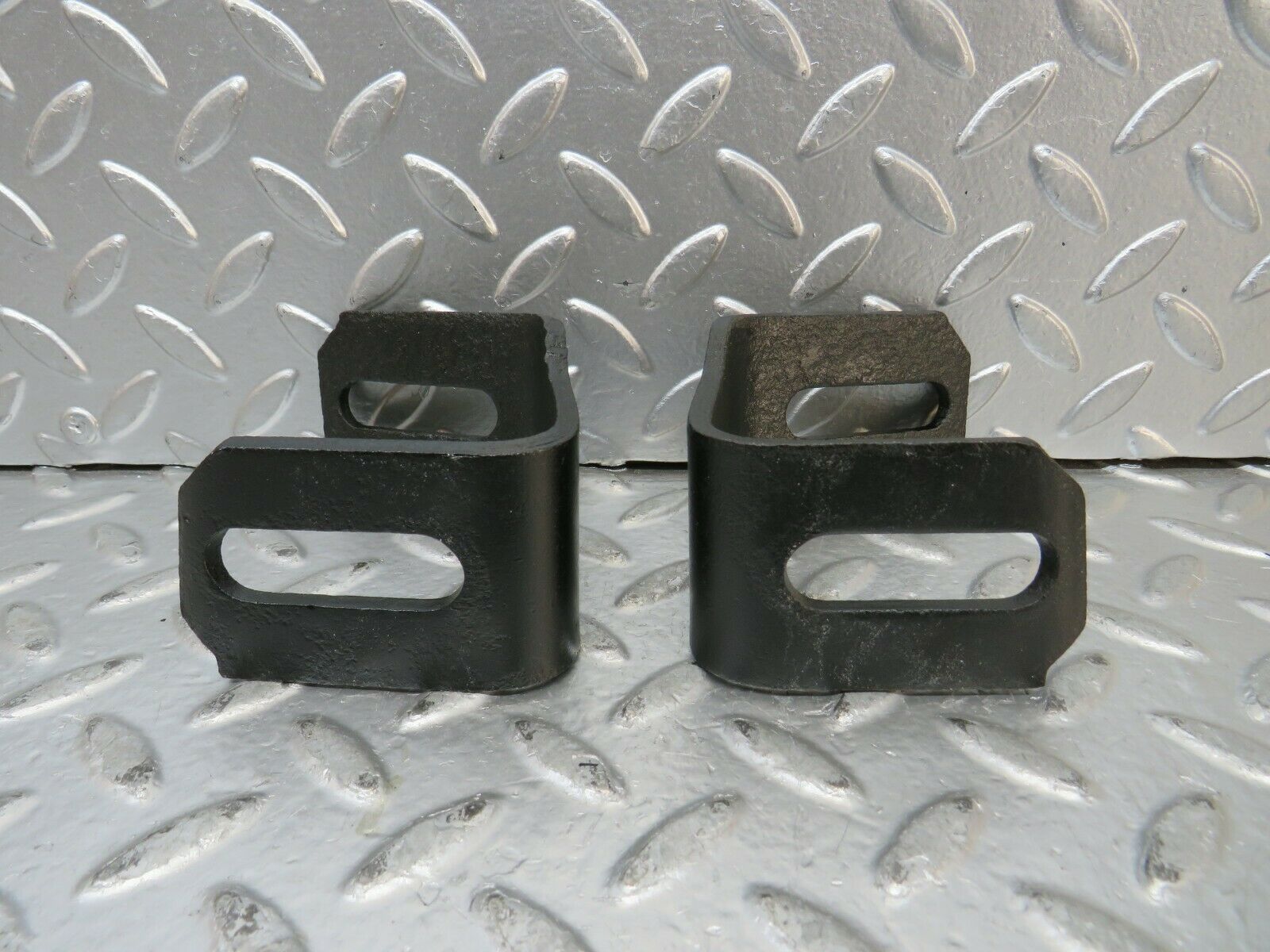 23388 Mercedes-Benz W116 350SE Front Bumper Bracket Pair