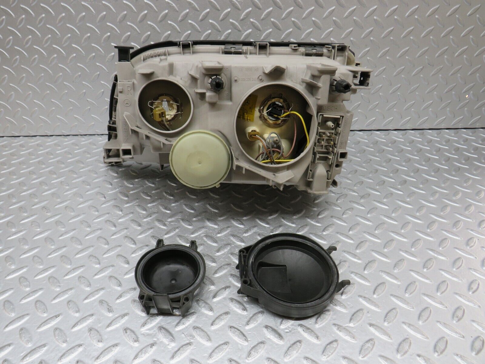 35334 Mercedes-Benz W140 Headlight Bosch Right Side 1305235243 1305621636