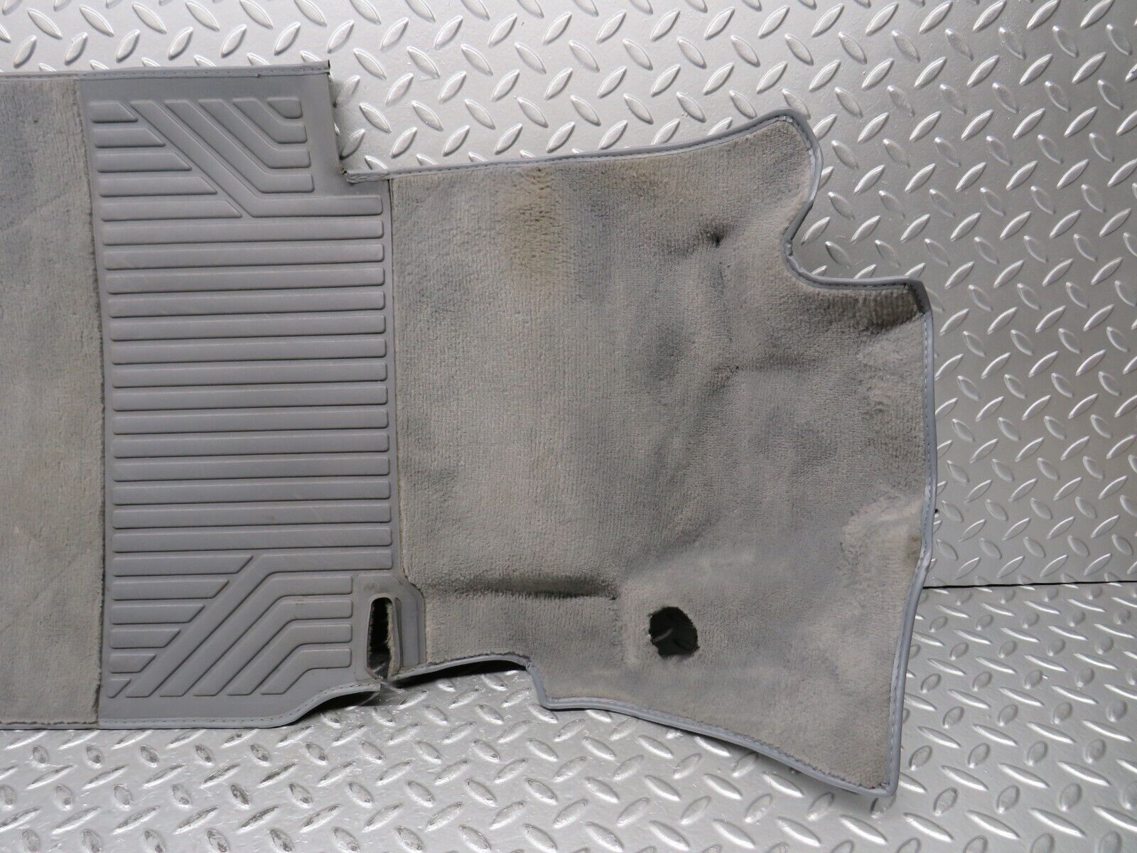 30314 Mercedes-Benz W124 230E Front Right Floor Carpet Grey 1246802240