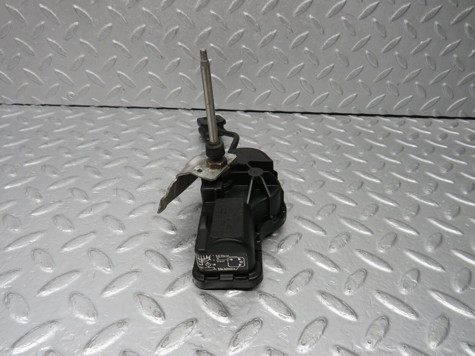 38871 Mercedes-Benz W201 190E 2.6L Headlight Wiper Motor Bosch Left Side 2018200142