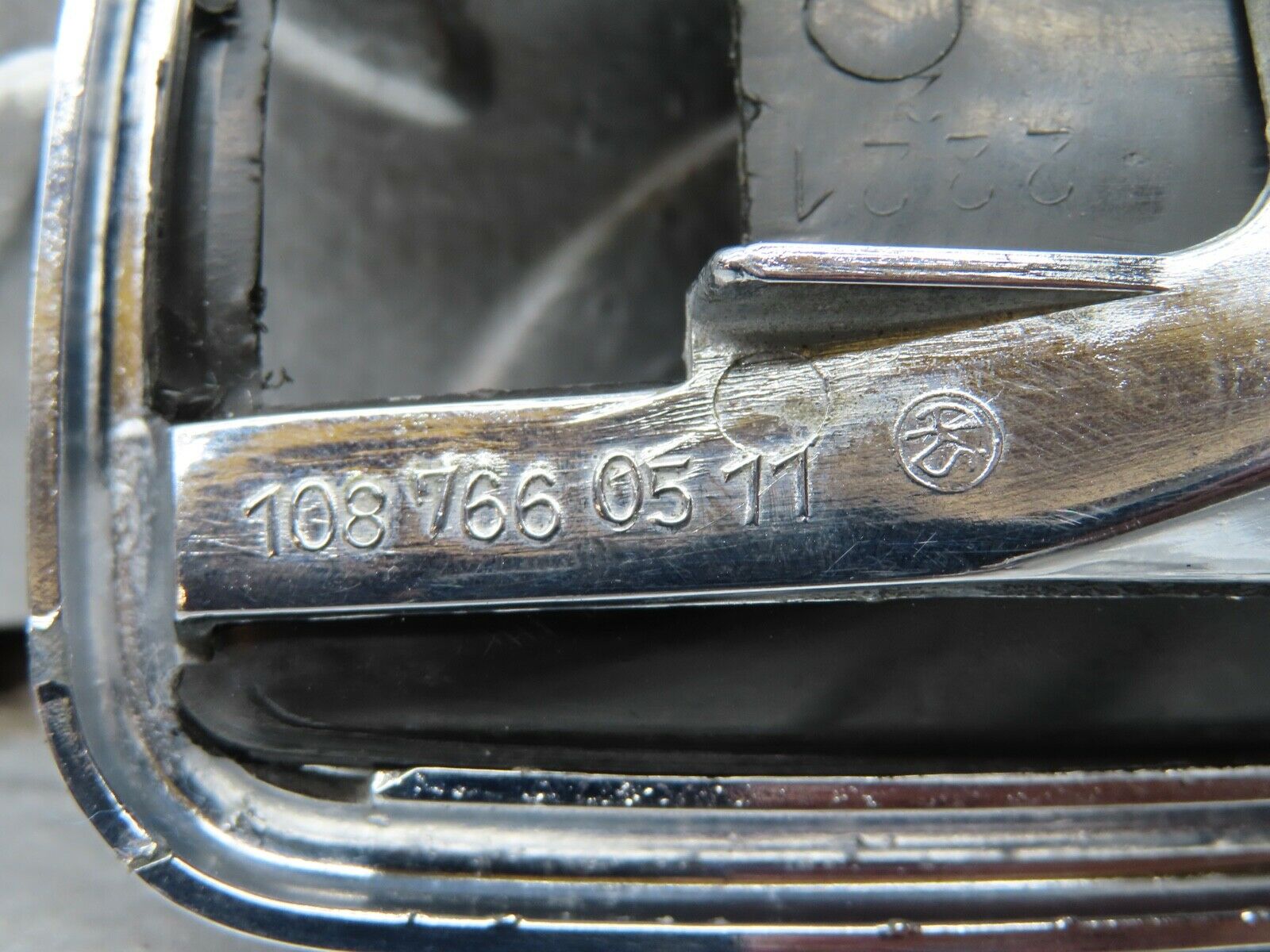 20815 Mercedes-Benz W114 250CE Coupe Chrome Frame For Door Opener 1087660511