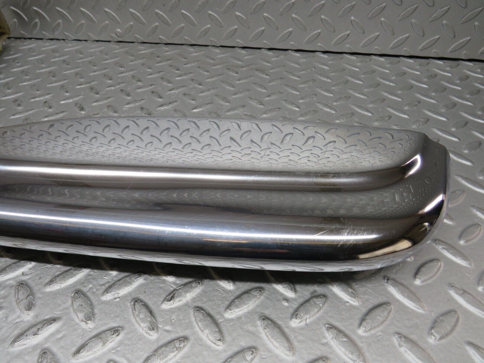 37670 Mercedes-Benz W109 300SEL Front Right Upper Bumper Corner