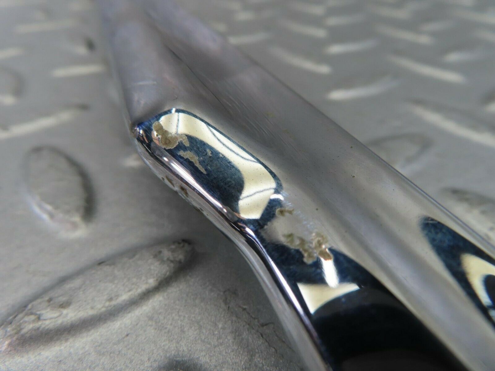 9178 Mercedes-Benz W116 Boot Boot Trunk Handle Bar Chrome 1167580102