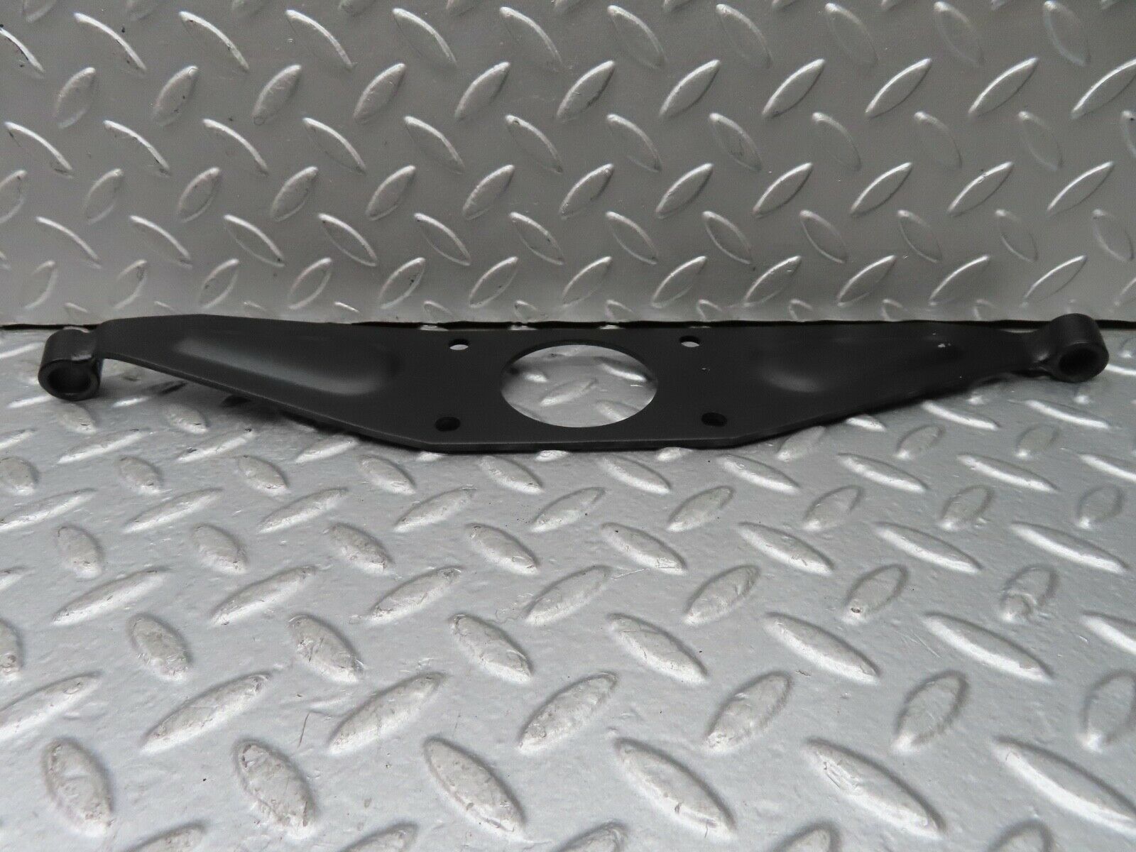 18543 Mercedes-Benz W136 170V Engine Mount Bracket