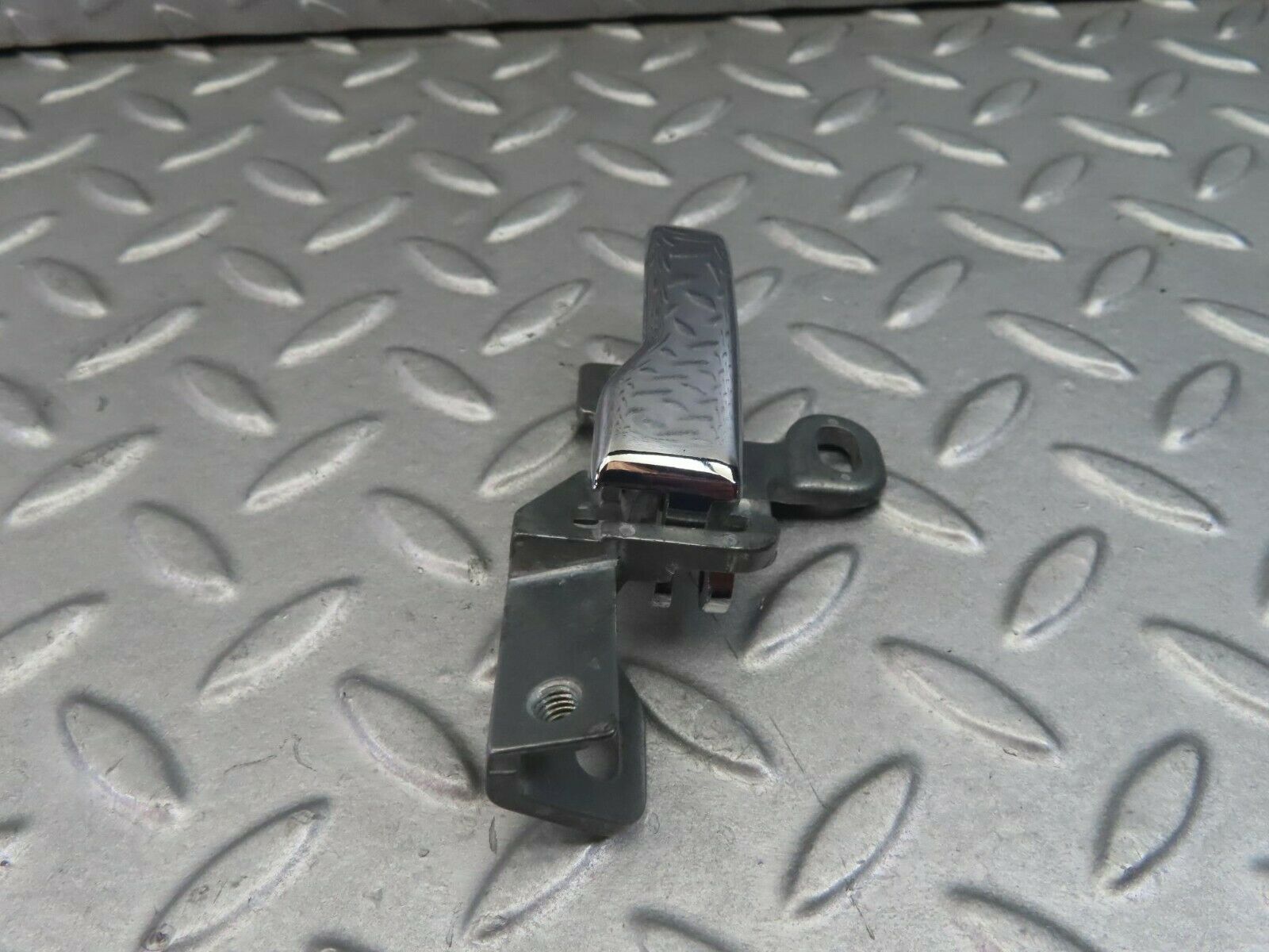 8276 Mercedes-Benz W123 Left Interior Door Handle 1237600161