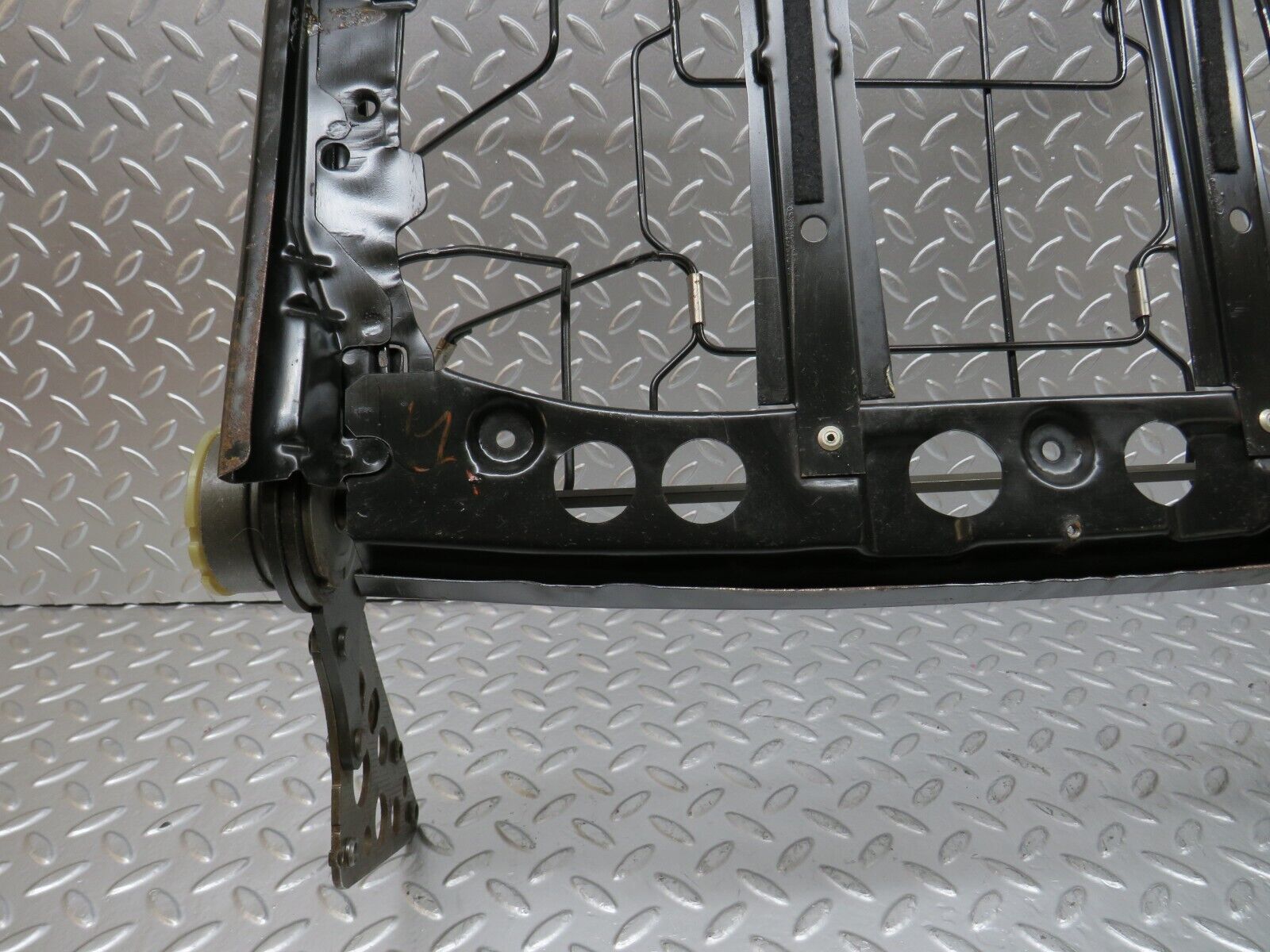 25478 Mercedes-Benz W123 200 Seat Backrest Left Side 1239101385