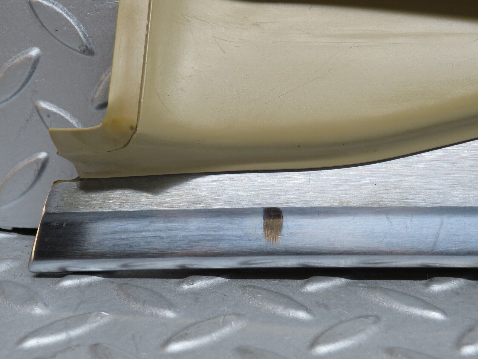 38236 Mercedes-Benz R129 280SL Coupe Right Door Sill Beige 1296800435