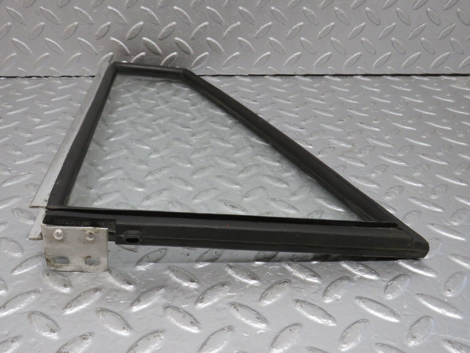 40499 Mercedes-Benz W110 230 Rear Left Quarter Window Glass 1107350124