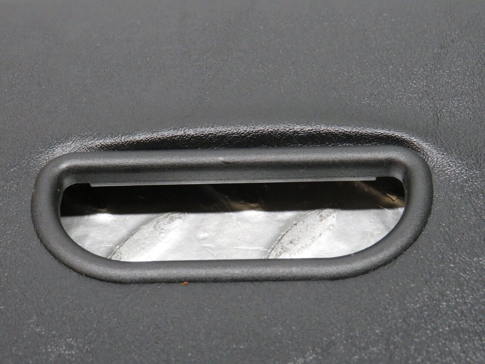 31568 Mercedes-Benz W201 190LE 1.8L C Pillar Cover Trim Left Black 2016950144