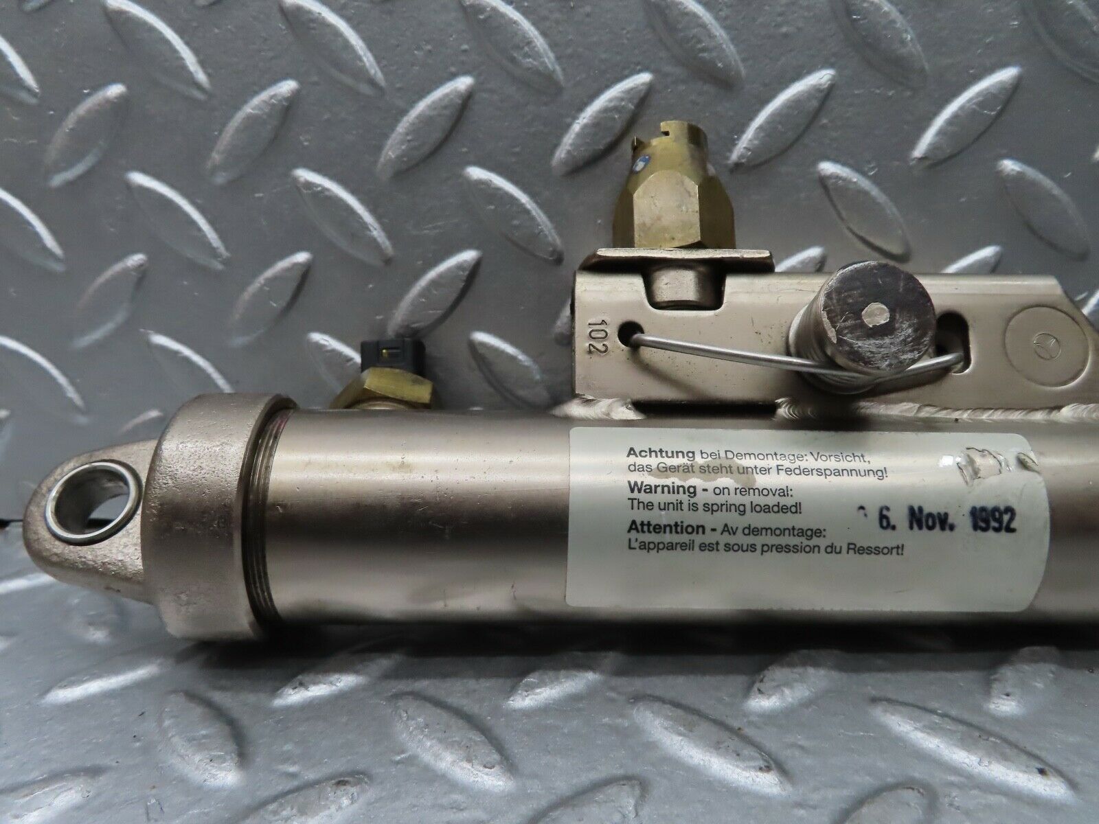 19859 Mercedes-Benz R129 300SL Coupe Left Roll Bar Hydraulic Cylinder 1298600335