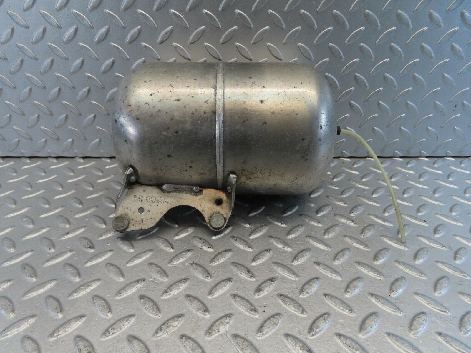 11254 Mercedes-Benz W221 S320 Air Suspension Reservoir Tank 2213200015