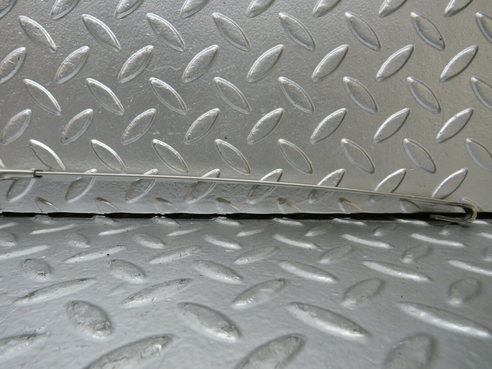 23224 Mercedes-Benz W116 350SE Wiper Arm Bosch Left Side